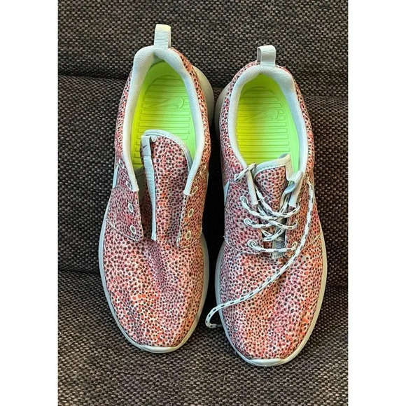 Nike Rosherun Print Cheetah Turf Orange size 8 - Picture 3 of 6